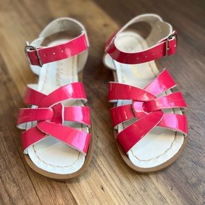 Little girls size 10 Saltwater Sandals, pink